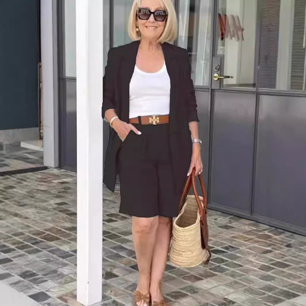 Damen elegantes Blazer-Shorts-Ensemble mit modischer Knopfdetail und hochwertigem Material WW