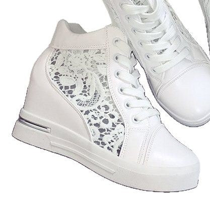 Damen Wedge-Sneaker mit modischem Spitzen-Detail und lässigem Metallic-Finish W&W Mode