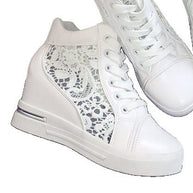 Damen Wedge-Sneaker mit modischem Spitzen-Detail und lässigem Metallic-Finish W&W