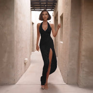 Damen Abendkleid mit verführerischem V-Ausschnitt und eleganter Drapierung W&W