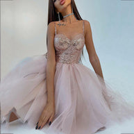 Damen Cocktailkleid mitglitzerndem Oberteil und voluminösem Tüllrock WW