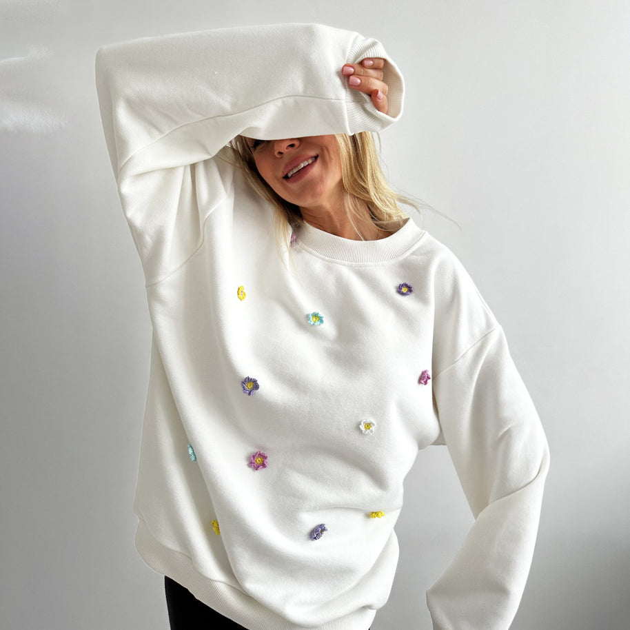 Damen bequemer Sweatshirt mit farbenfrohen Blumenapplikationen WW