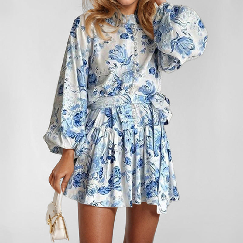 Damen Minikleid mit verspielt romantischem Muster und leichtem Faltenrock WW