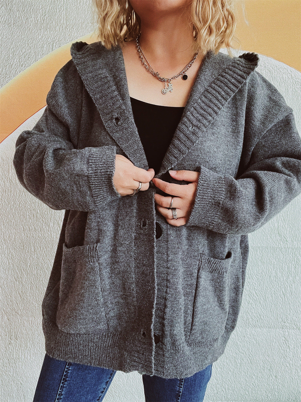 Damen bequeme Strickjacke mit Kapuze und praktischen Taschen WW