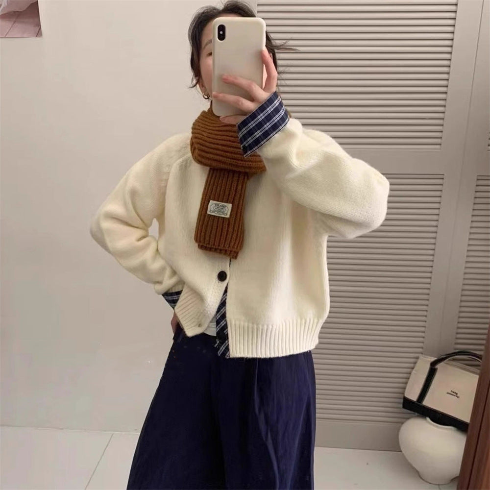 Damen Strickjacke mit eleganten Knopfdetails und hübschem Muster WW