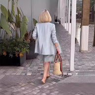 Damen elegantes Blazer-Shorts-Ensemble mit modischer Knopfdetail und hochwertigem Material WW