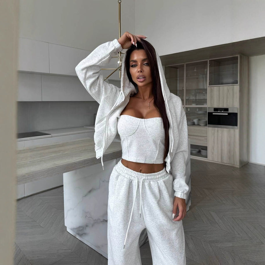 Damen bequemer und eleganter Freizeitanzug mit hoch komfortabler Kapuzenjacke und lässigen Hosen WW