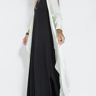 Modisches und leichtes Kleid