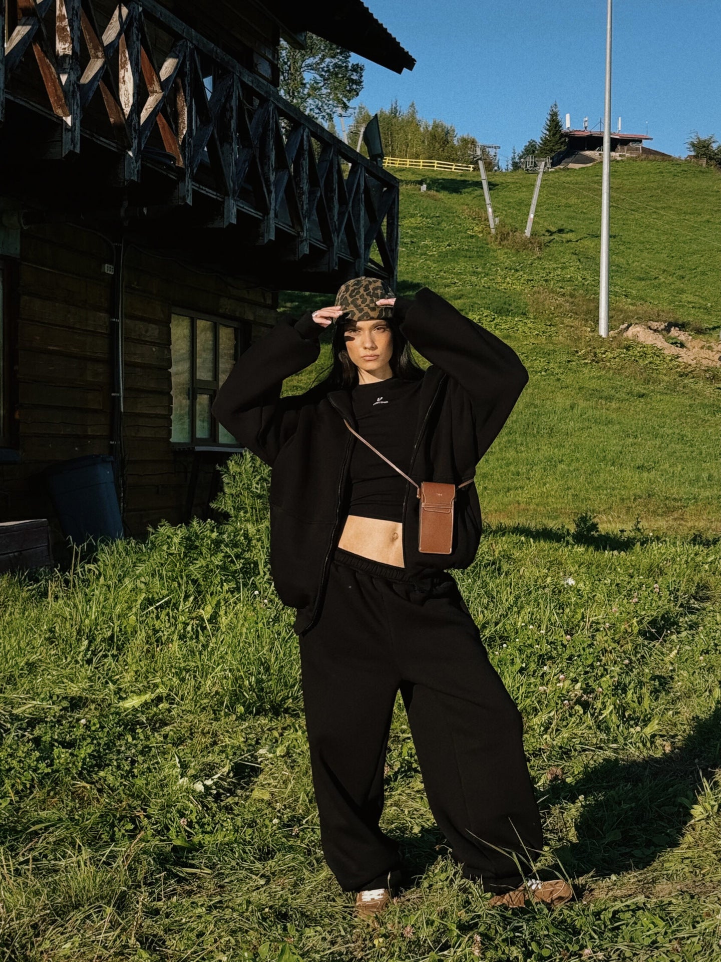 Damen Bequeme und stylische Kapuzenjacke WW