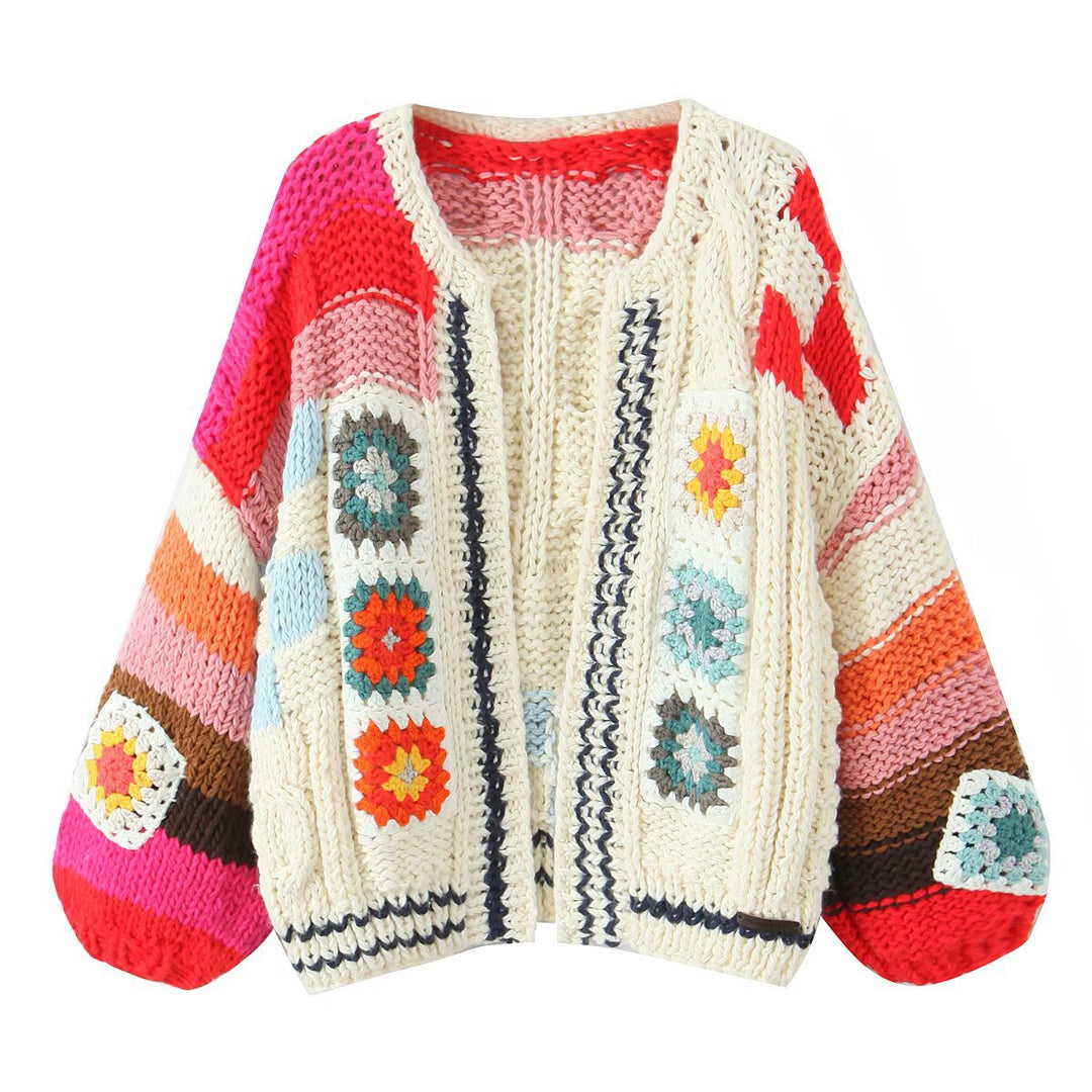 Damen modische Strickjacke mit bunten Häkelmotiven W&W Mode