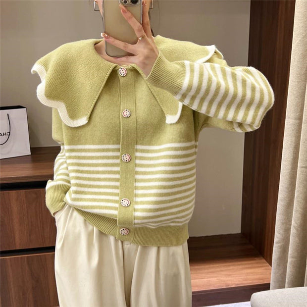 Damen Strickjacke mit großem Rüschenkragen und kontrastierenden Streifen WW