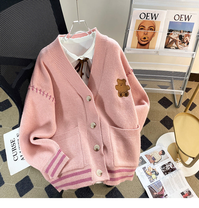 Damen Strickjacke mit einzigartiger Bärenapplikation und modernen Details WW