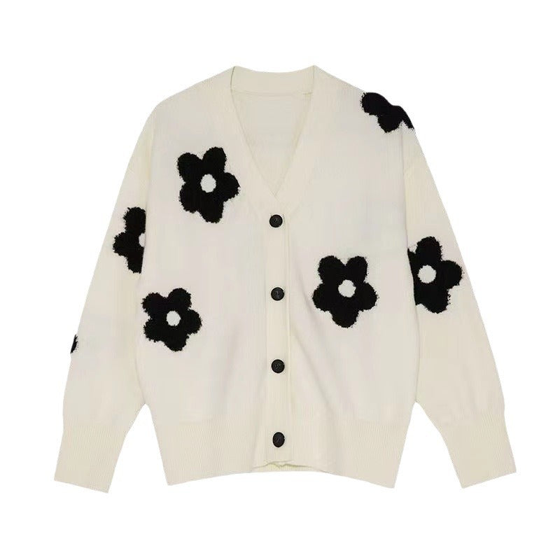 Damen Strickjacke mit Blumenapplikationen und dezentem V-Ausschnitt WW