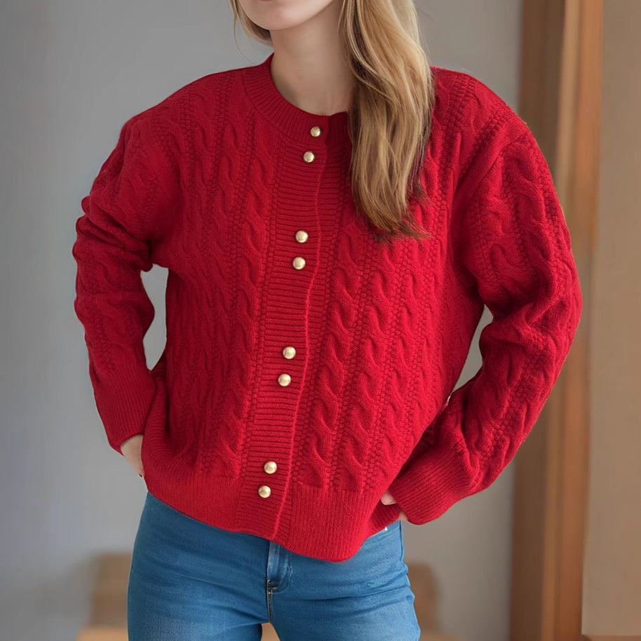 Damen Strickjacke mit eleganter Zopfmusterstruktur und dekorativen Knöpfen WW