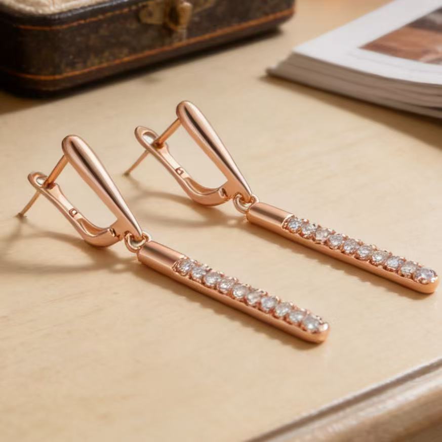 Spiralohrringe Gold/Zirkonia - Strahlender Glamour