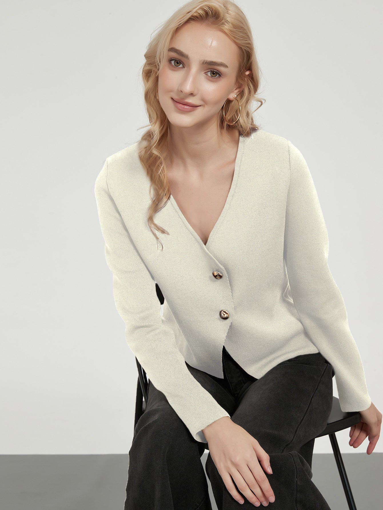 Damen Strickjacke mit eleganten Knopfdetails WW