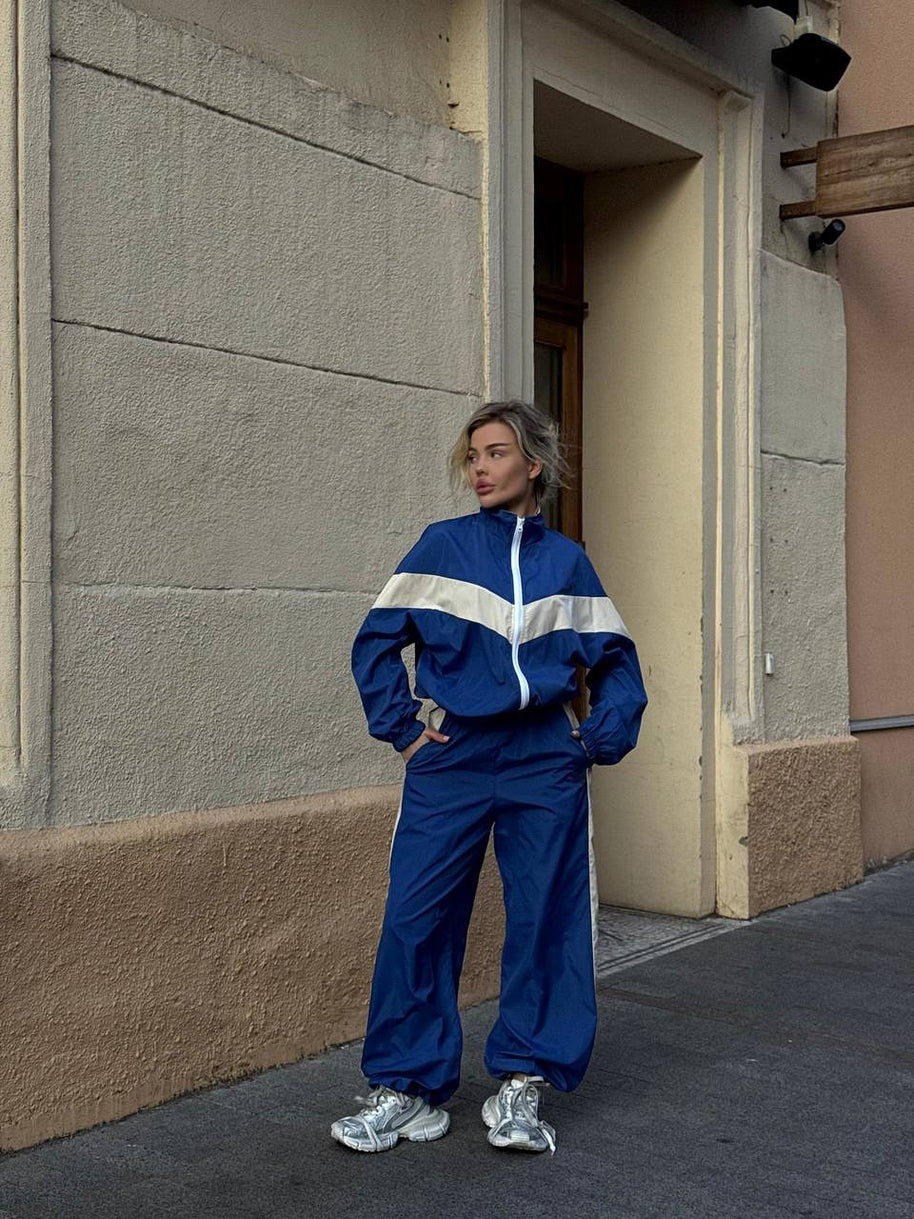 Damen sportlicher Funktionsanzug mit hohem Kragen und elastischen Bündchen WW