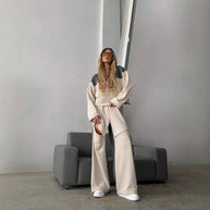 Damen Sportive Loungewear-Kombination mit funktionalen Details WW