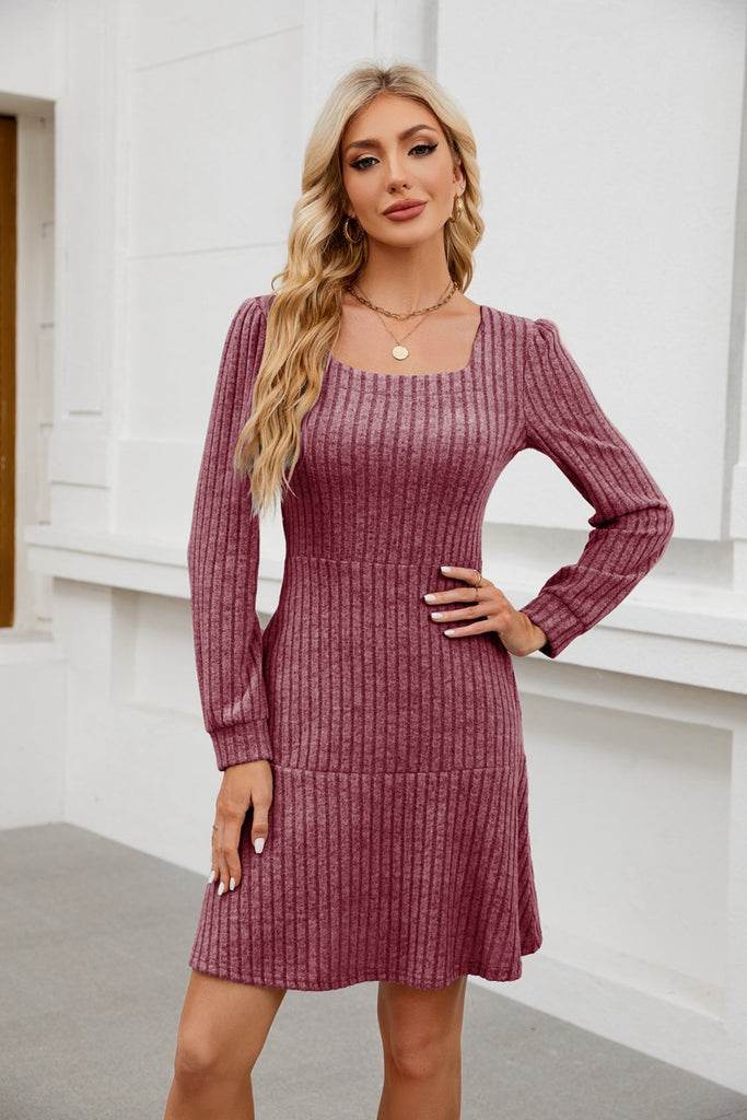 Damen Strickkleid mit langem Arm und tailliertem Schnitt WW