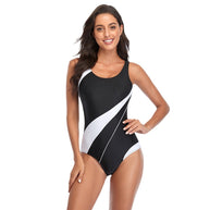 Damen Sportlicher Badeanzug mit dynamischen Farbverläufen und hochfunktionalem Material WW