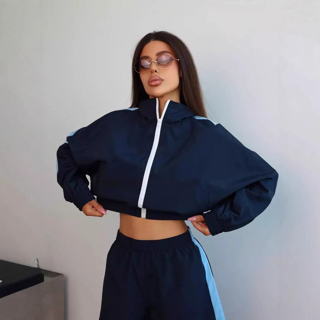 Damen sportliches Freizeit-Set mit atmungsaktivem Oberteil und Shorts WW