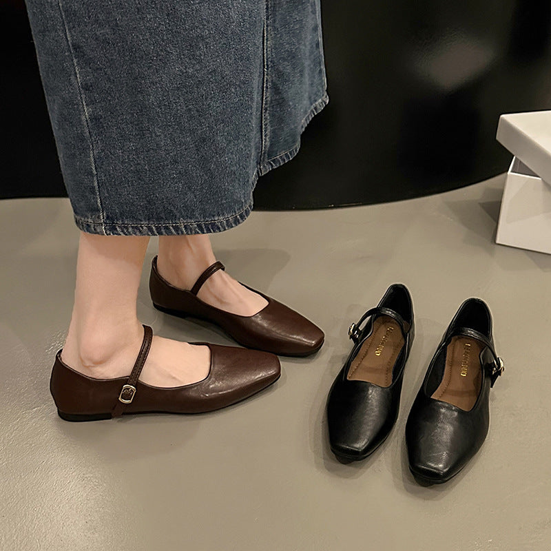 Damen Quadratzehen-Mary-Jane-Flats mit verstellbarem Knöchelriemen WW