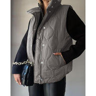 Damen Steppweste mit hohem Kragen und praktischen Taschen WW