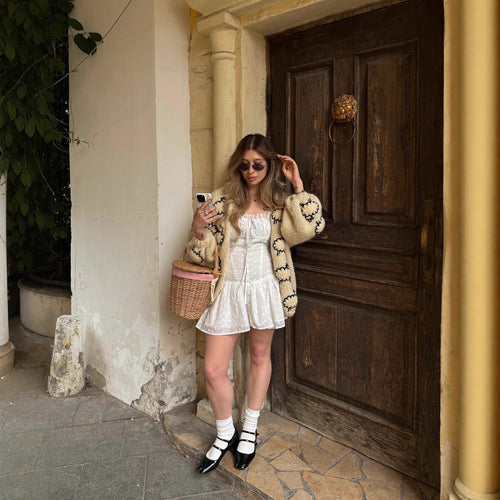 Damen Strickjacke mit einzigartigem Schafdesign und lässigem Schnitt WW