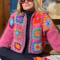 Damen Strickjacke mit buntem Granny-Quadrat-Design und luftigen Ärmeln WW