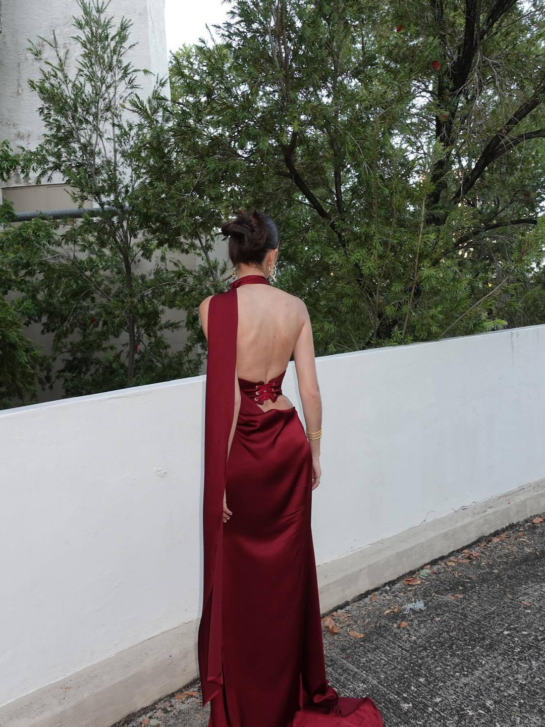 W&W Mode | Offene Rücken Satin Halter Kleid