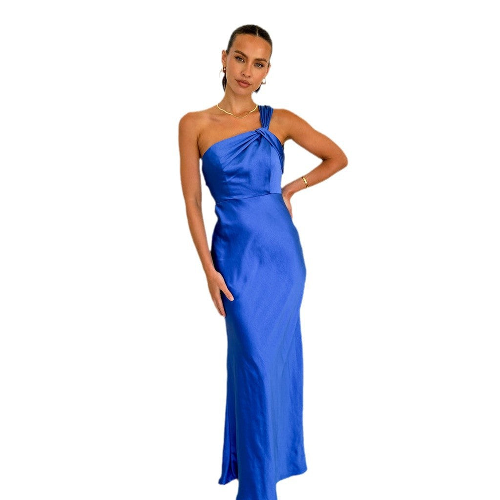 Damen elegant geschnittenes Maxikleid mit asymmetrischem Träger und fließendem Satin-Finish WW