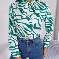 Damen Bluse mit modischem Zebra-Muster und elegantem Schleifenkragen WW