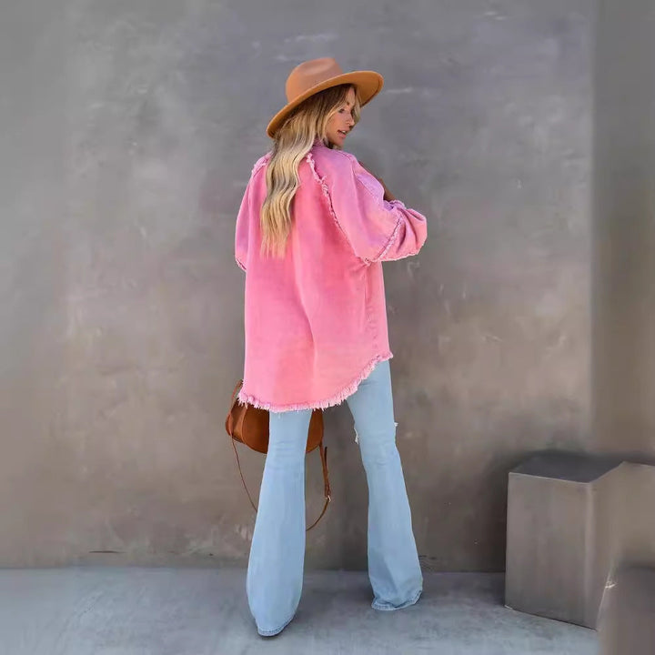 Damen lässige Overshirtjacke aus leichtem Denim mit fransigen Details W&W Mode