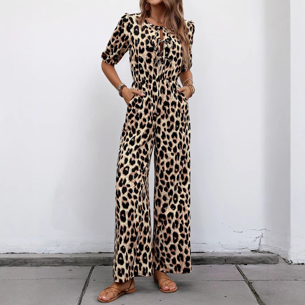 Damen Jumpsuit mit elegantem Wickelausschnitt und modischem Leopardenmuster WW
