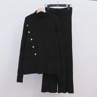 Damen Strickensemble mit hohem Kragen und eleganten Knopfdetails WW