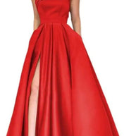 Damen Elegantes Maxikleid mit asymmetrischem Ausschnitt und hohem Beinschlitz WW