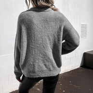 Damen Sportlicher Pullover mit modernem V-Ausschnitt und praktischer Brusttasche WW