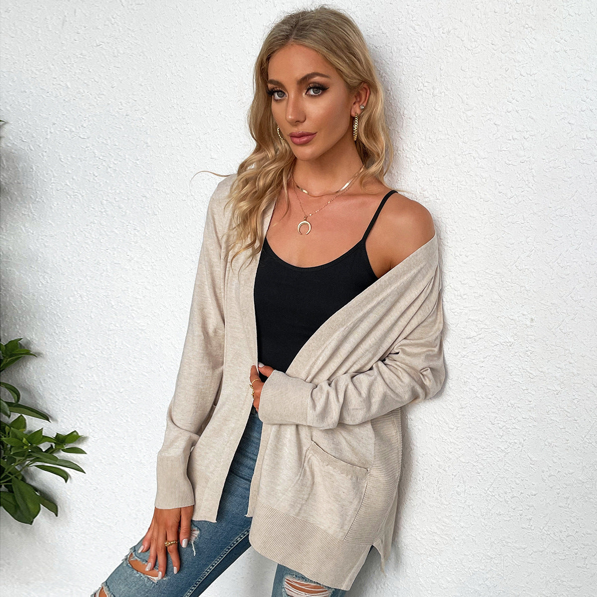 Damen lässiger Strickcardigan mit tiefem V-Ausschnitt und praktischen Taschen W&W