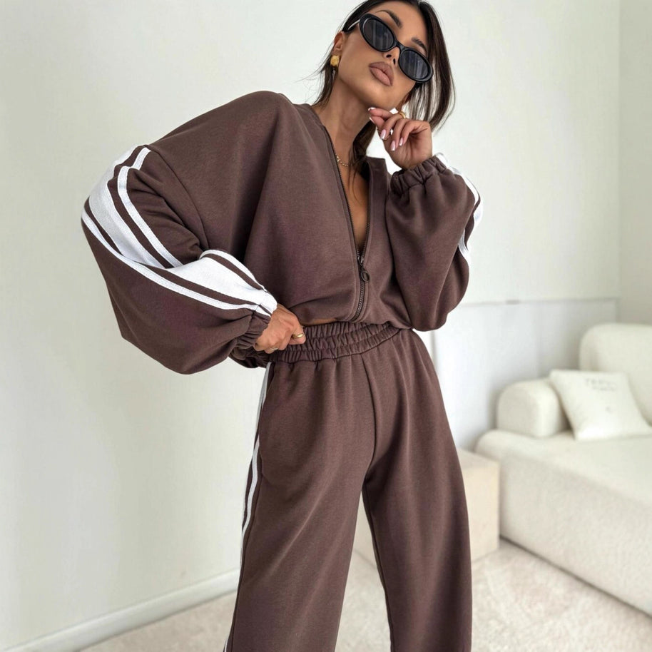 Damen sportliches Set mit weitem Hoodie und elastischer Jogginghose WW