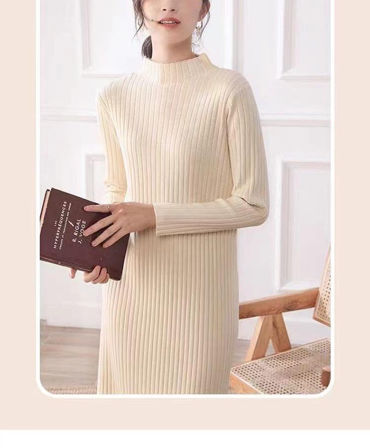 Damen Strickkleid mit feiner Rippstruktur und hohem Kragen WW