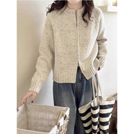 Damen Strickjacke mit einem modernen Reißverschluss und gerippten Abschlüssen WW