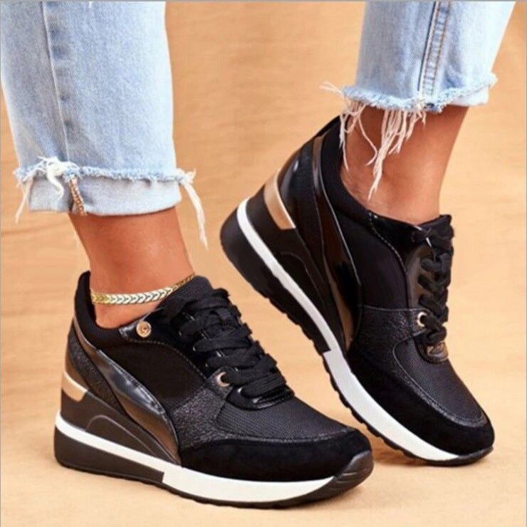 Damen Modische Sneaker mit edlem Metallic-Detail und sportlicher Sohle W&W Mode