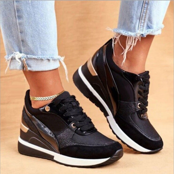 Damen Modische Sneaker mit edlem Metallic-Detail und sportlicher Sohle W&W Mode