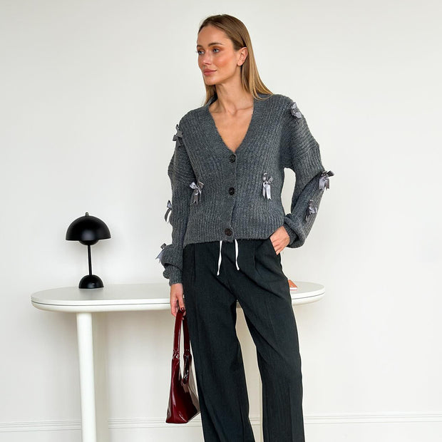 Damen Strickjacke mit romantischen Rüschendetails WW