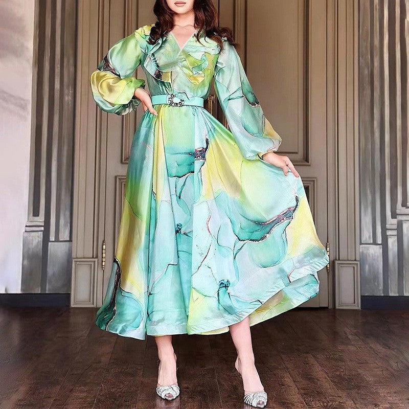 Damen langes Kleid mit elegantem Rüschenkragen und seidigem Print WW