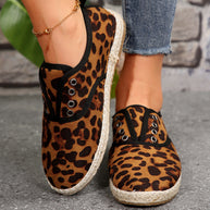 Damen Casual Espadrille Slip-Ons mit stylischem distressed Denim-Muster WW