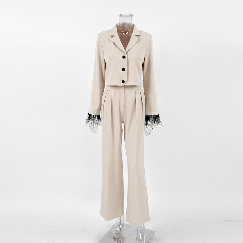 Damen schickes Anzug-Set mit eleganten Federn an den Ärmeln und hohem Bund WW