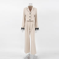 Damen schickes Anzug-Set mit eleganten Federn an den Ärmeln und hohem Bund WW