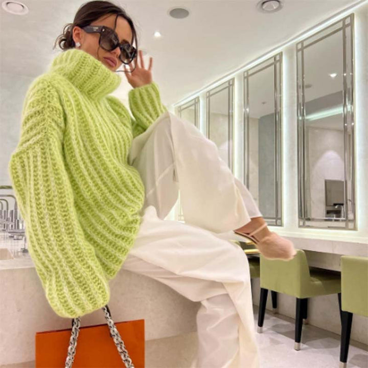 Damen Oversize-Pullover mit hohem Kragen und strukturiertem Zopfstrick W&W Mode