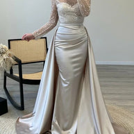 Damen Glamouröses Abendkleid mit funkelnden Perlen und fließendem Rock WW